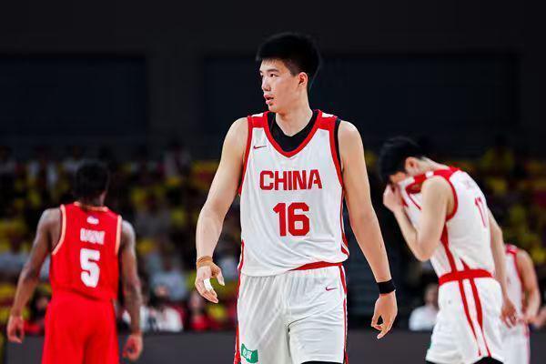 星空体育官方入口-热身赛：中国男篮6人上双险胜FMP 王俊杰18+14+11前板徐昕10+8